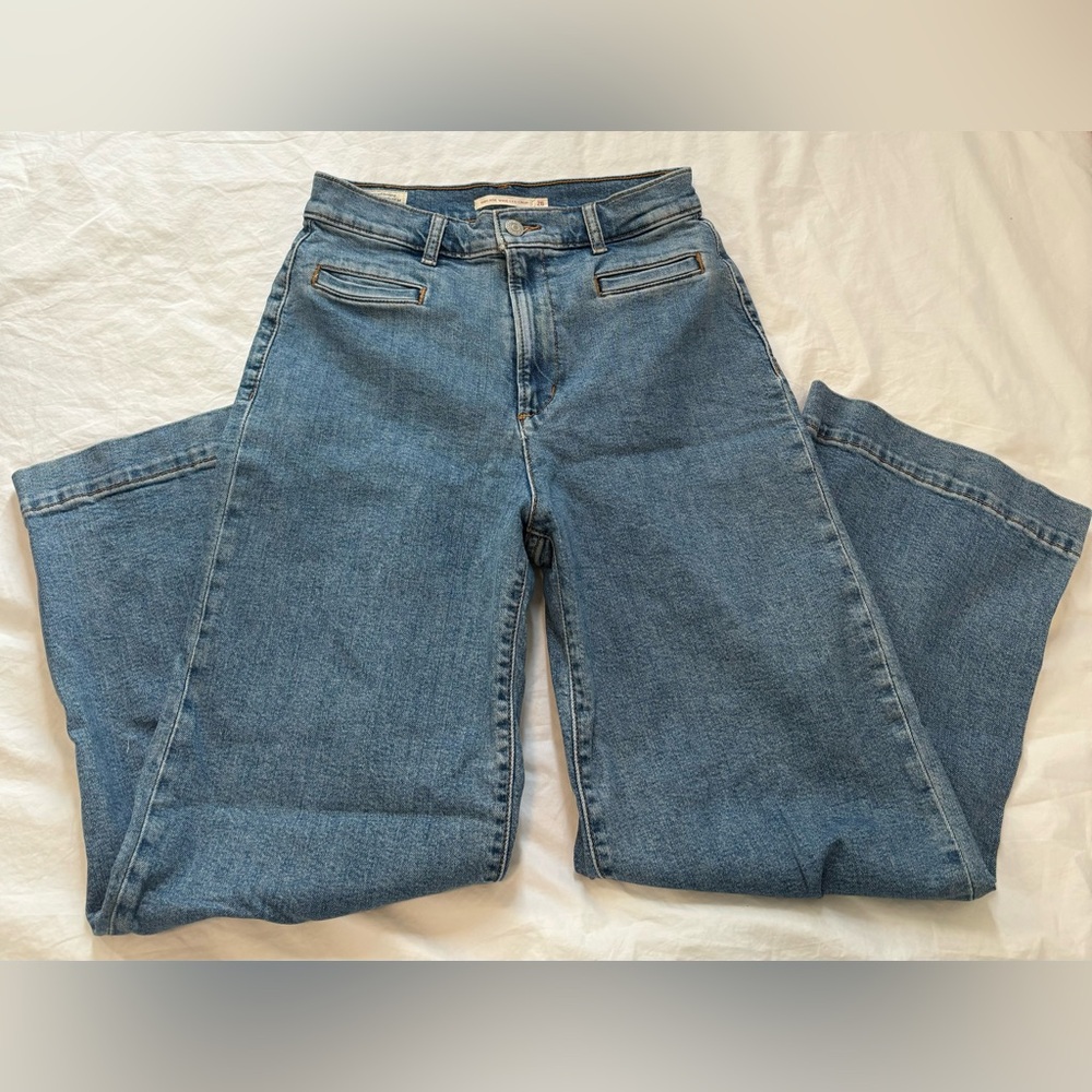 Levi’s Ribcage Wide Leg Crop (26)